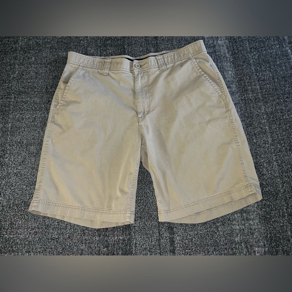 St. John's Bay Mens Comfort Stretch Khaki Flat Casual Front Shorts Sz 38
